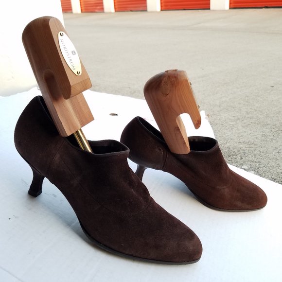 .Stuart Weitzman Brown Suede High-cut Vamp, Kitten Heels - Picture 1 of 6